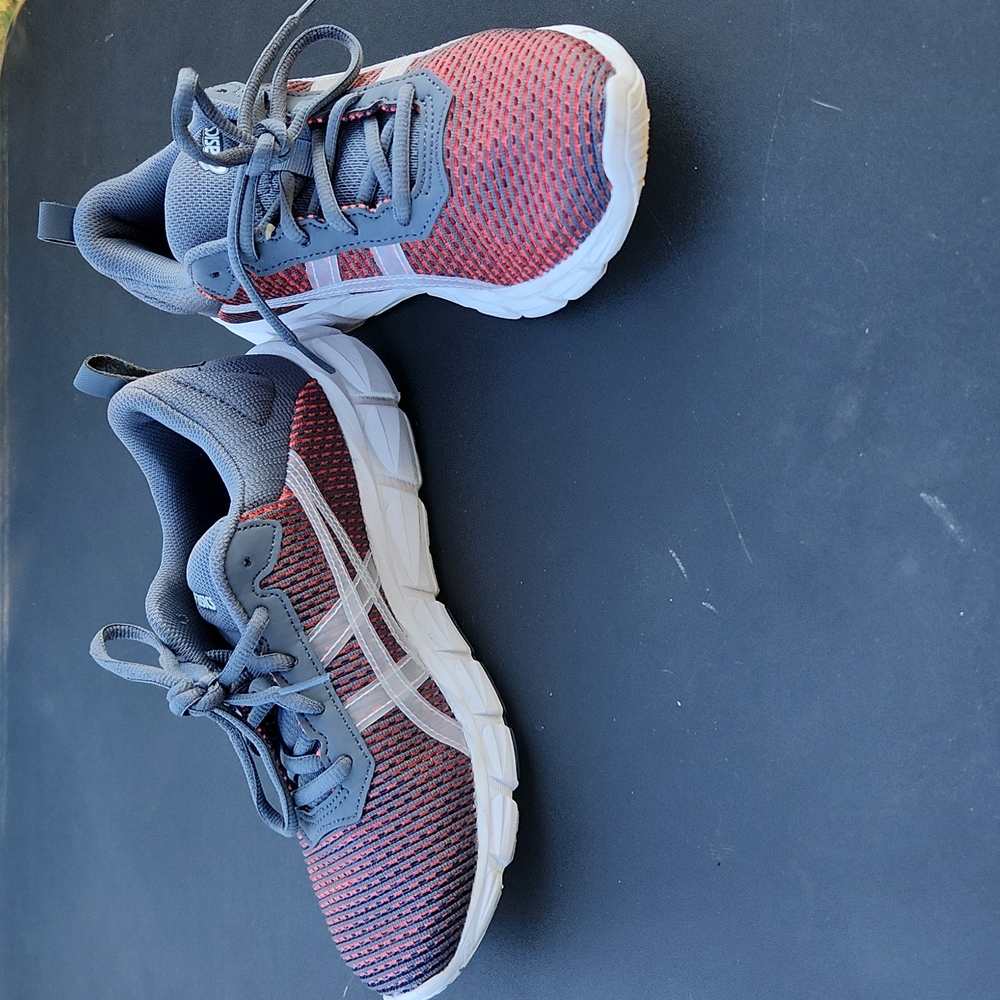 Boy's ASICS gel shoes